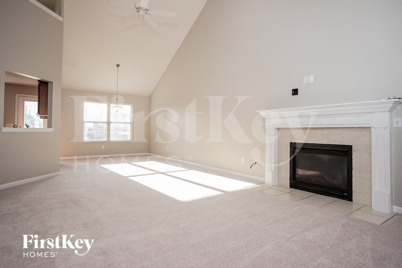 7398 Haverhill Ln - Photo 2 of 15
