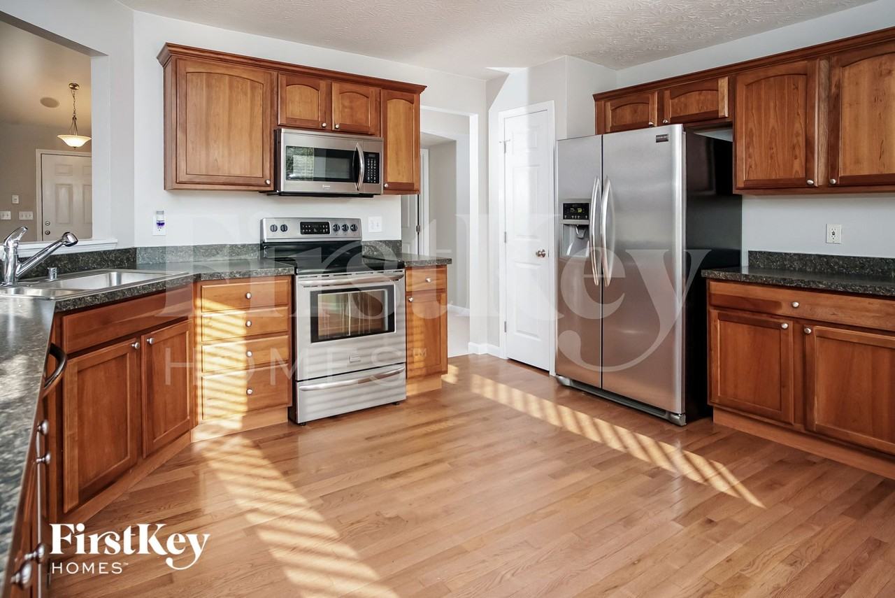 7398 Haverhill Ln - Photo 4 of 15