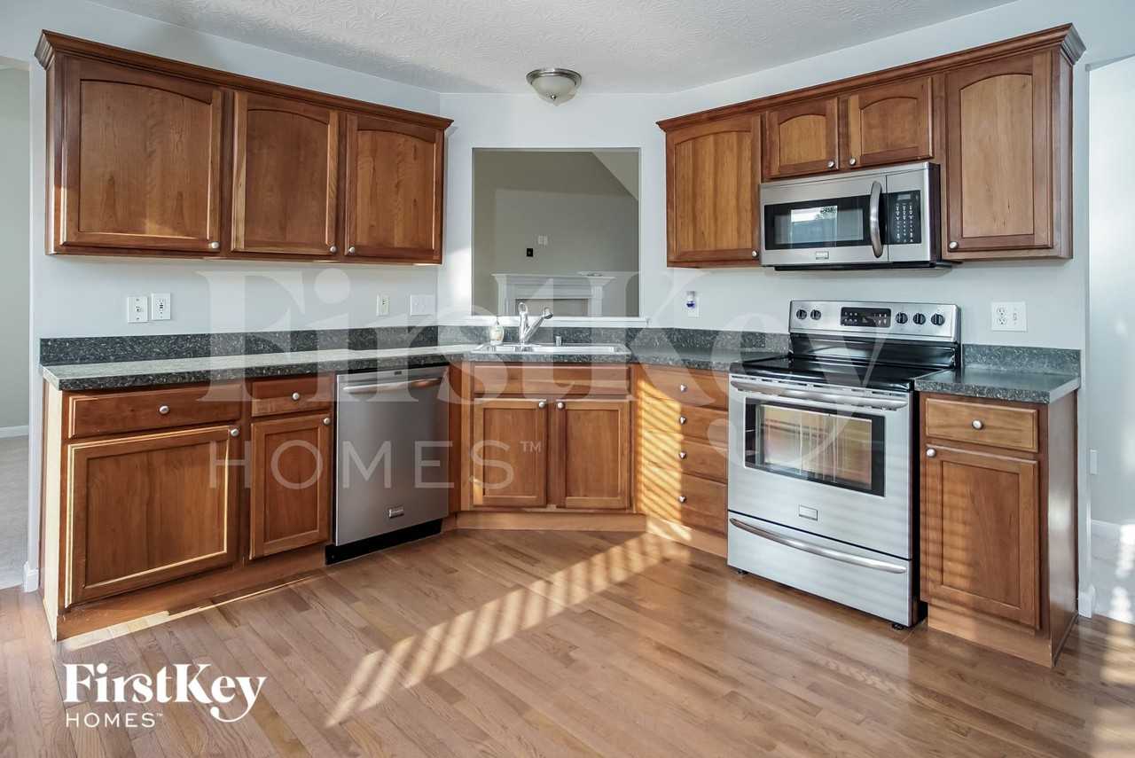 7398 Haverhill Ln - Photo 5 of 15