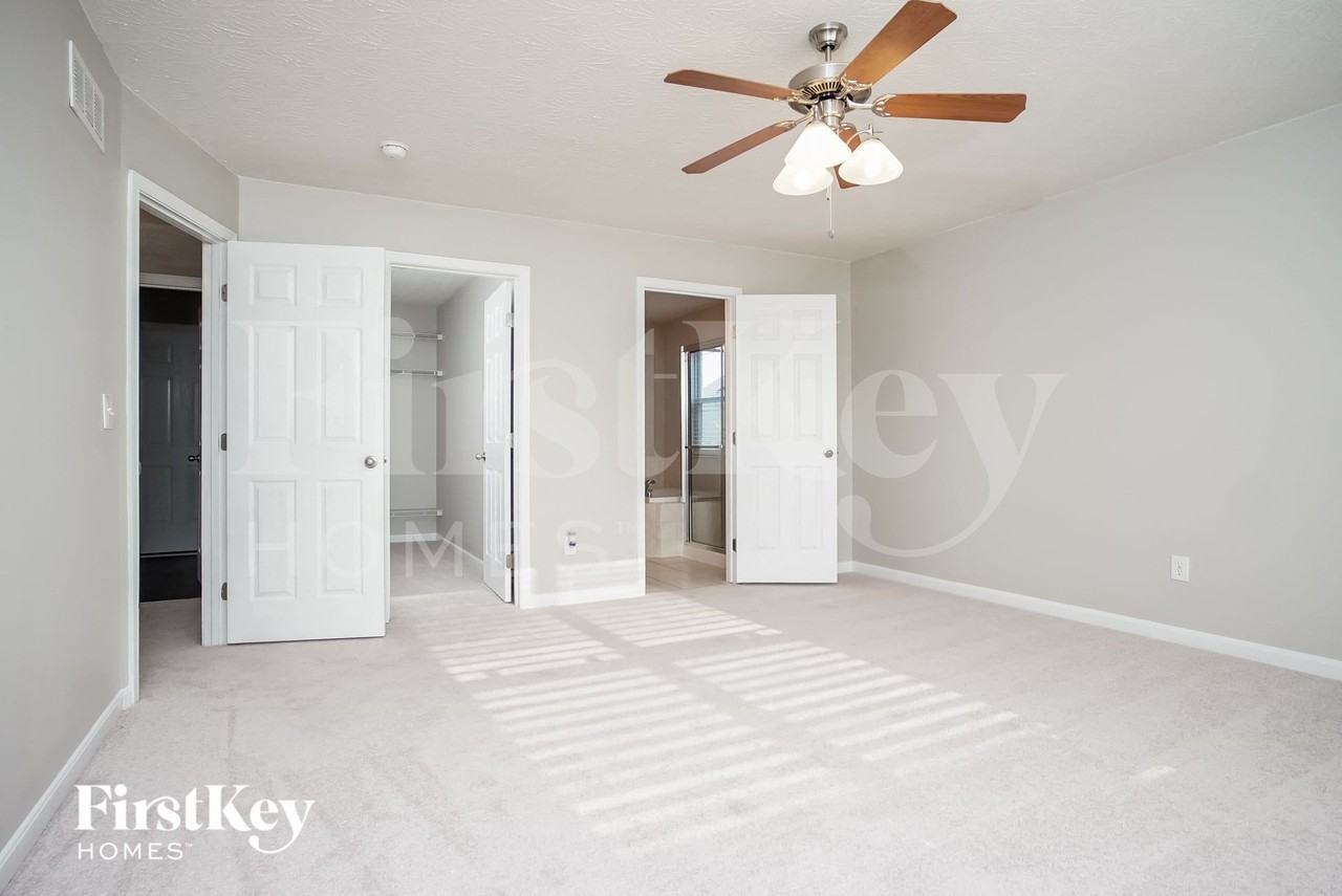 7398 Haverhill Ln - Photo 6 of 15