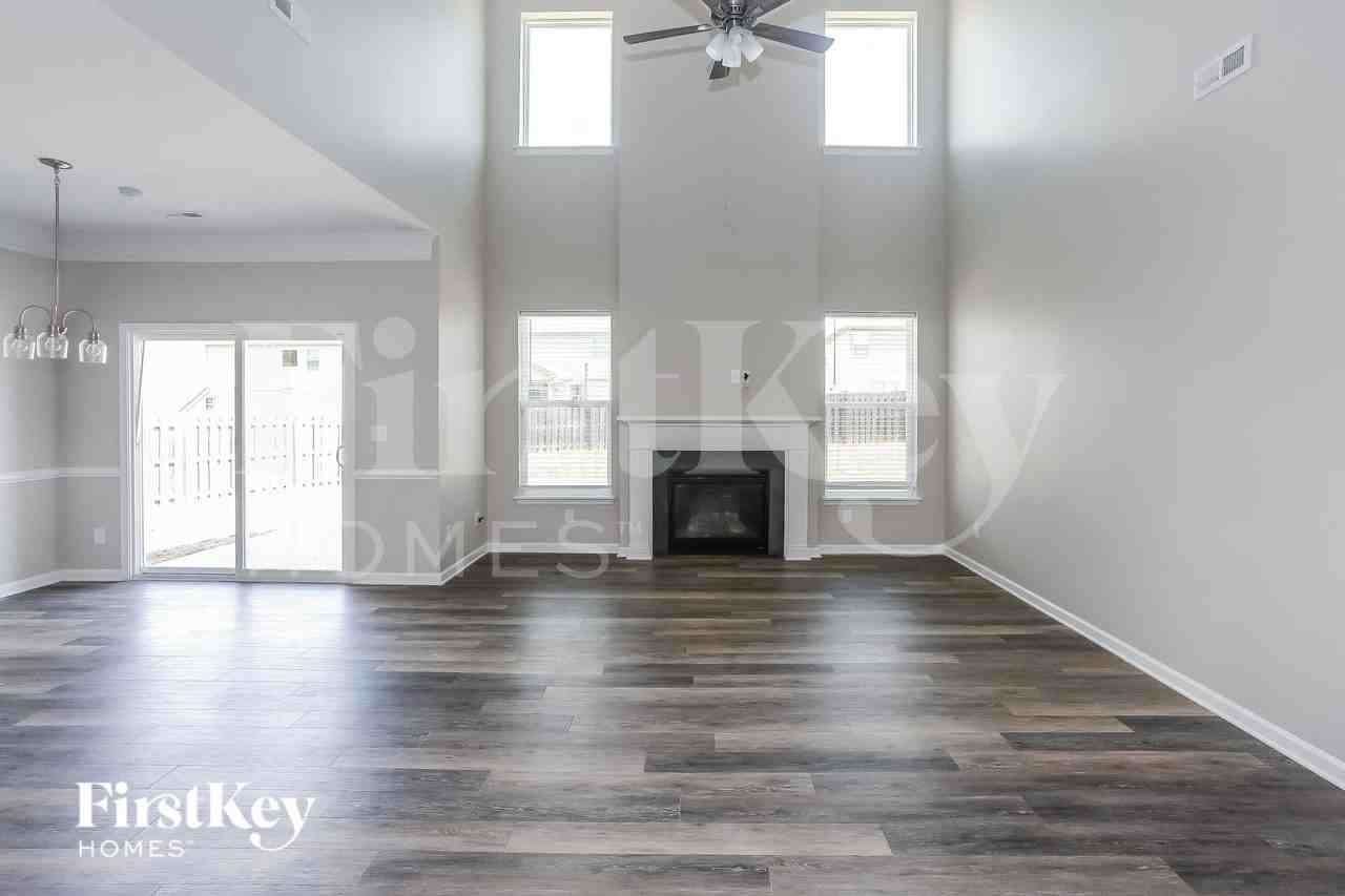 140 Kingston Dr - Photo 4 of 15