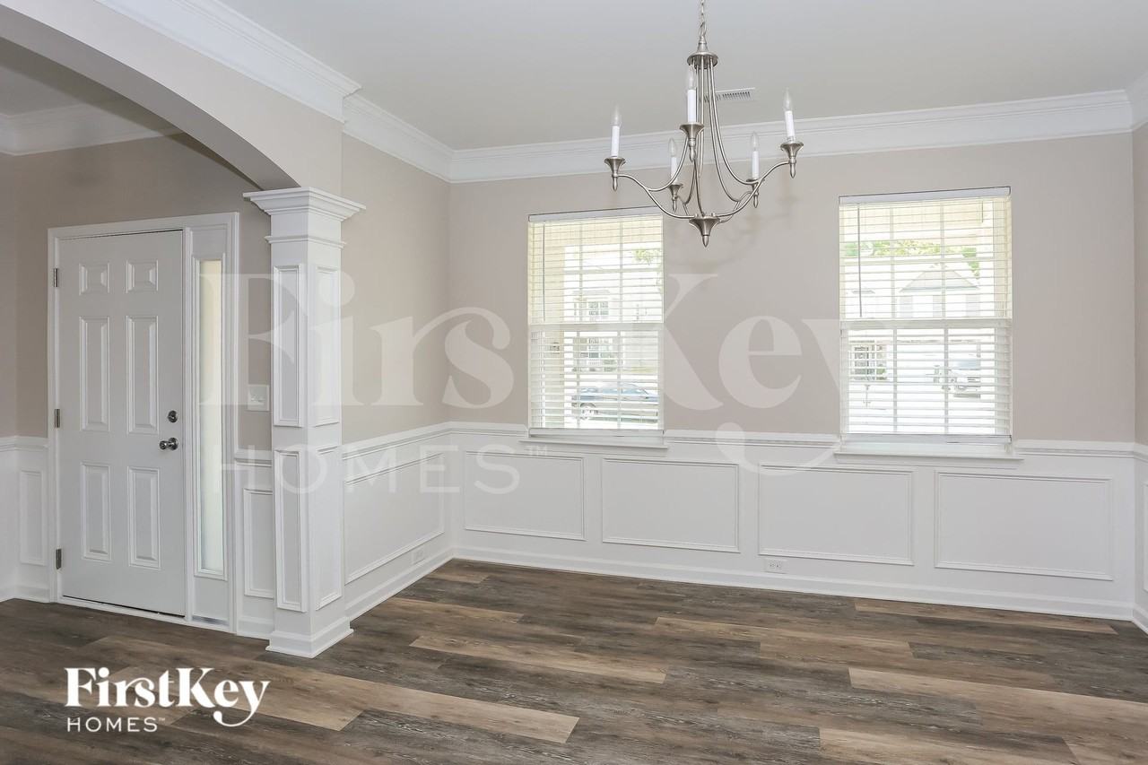140 Kingston Dr - Photo 5 of 15
