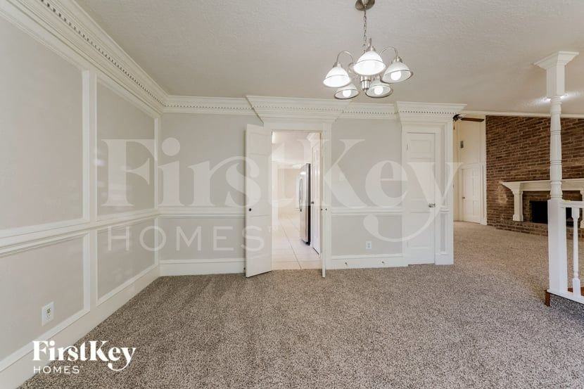 8334 Burwood Park Dr - Photo 4 of 15