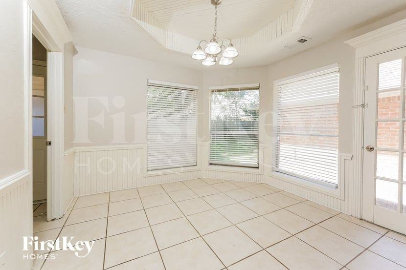 8334 Burwood Park Dr - Photo 6 of 15