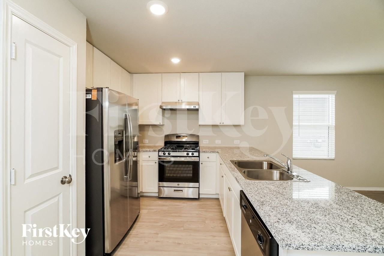 10727 Giacconi Dr - Photo 4 of 16