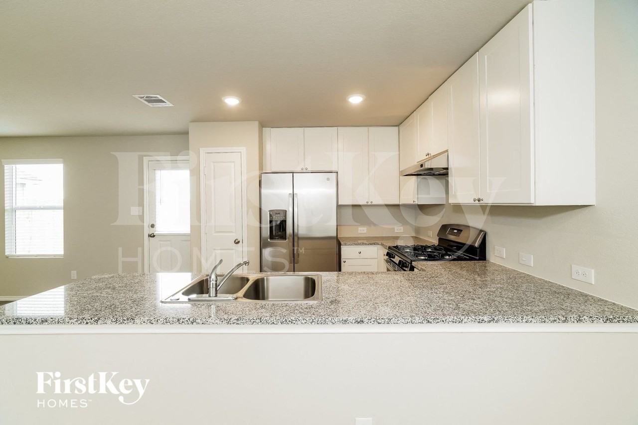 10727 Giacconi Dr - Photo 5 of 16