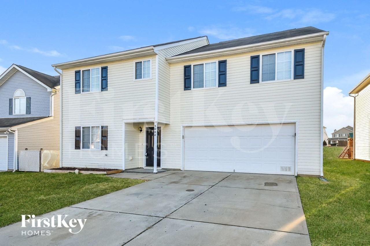 5004 Emberly Dr - Photo 2 of 15