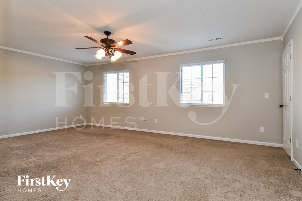 5004 Emberly Dr - Photo 7 of 15