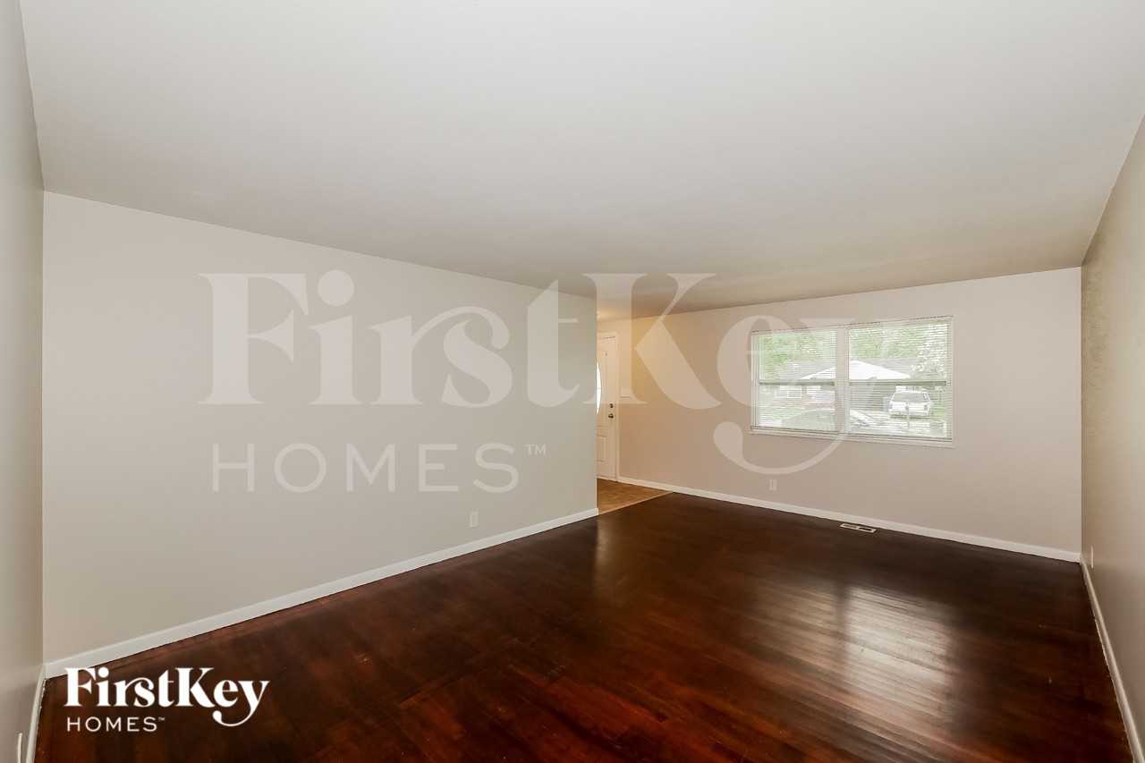9420 Shenandoah Dr - Photo 4 of 16