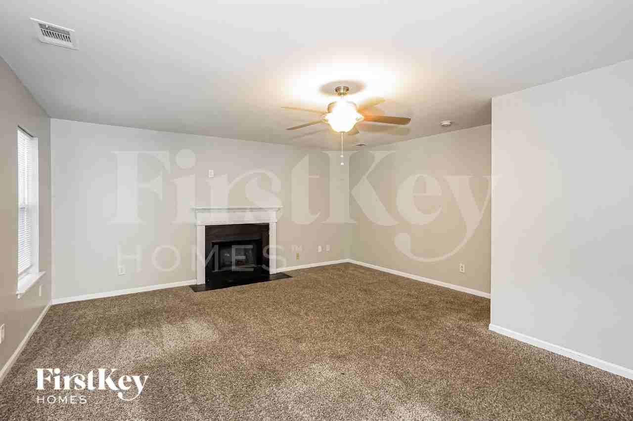 8605 Royal Bluff Dr - Photo 3 of 19