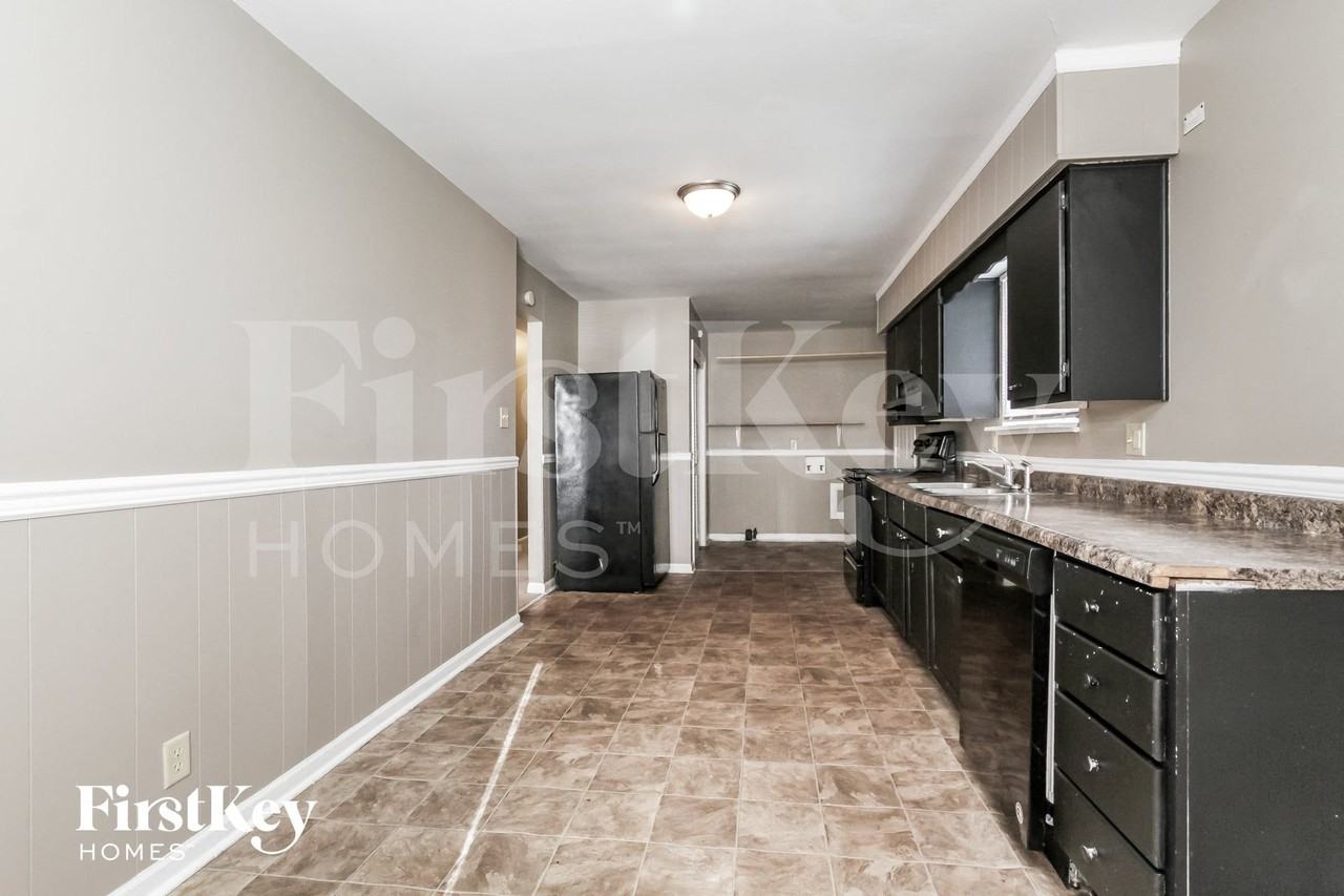 531 S Arlington Ave - Photo 4 of 15