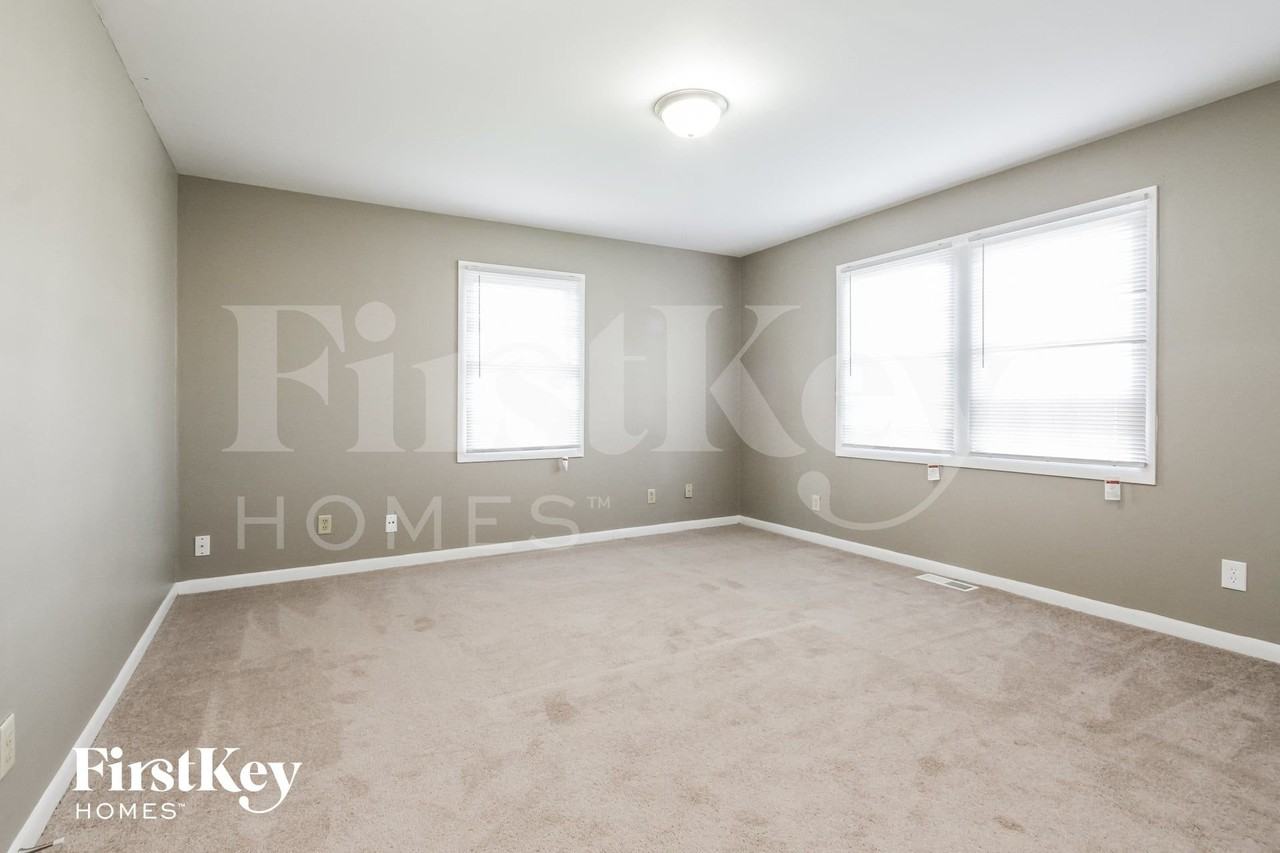 531 S Arlington Ave - Photo 6 of 15
