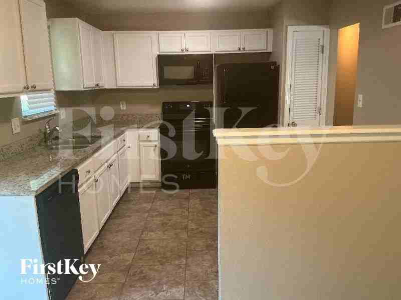 400 Sw Keystone Ct - Photo 4 of 10