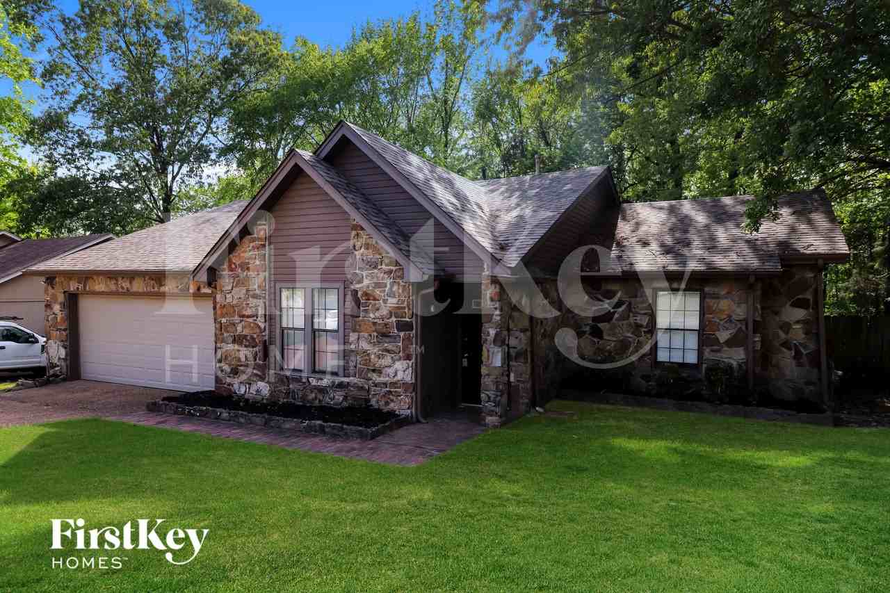 2961 Forest Edge Dr - Photo 2 of 15