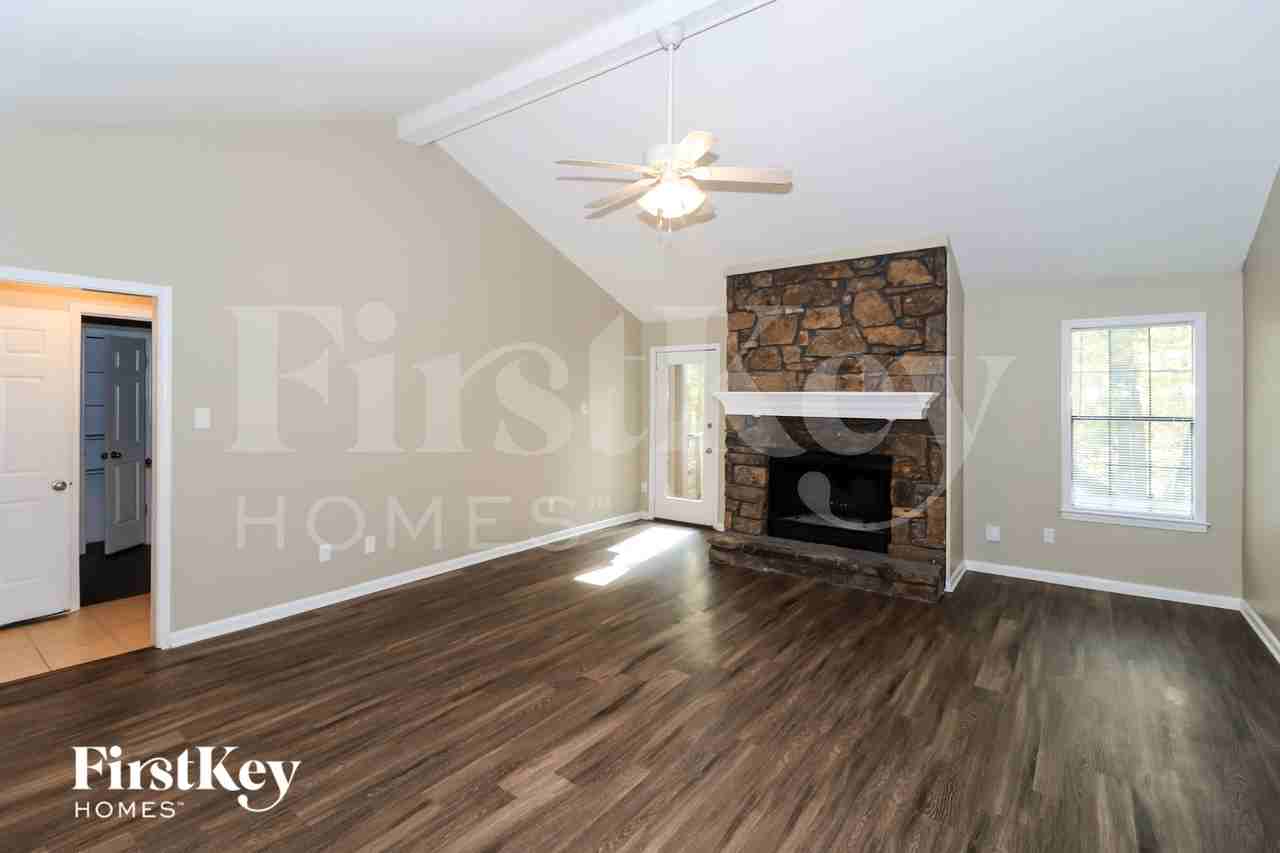 2961 Forest Edge Dr - Photo 3 of 15