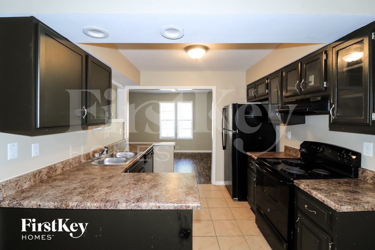 2961 Forest Edge Dr - Photo 5 of 15