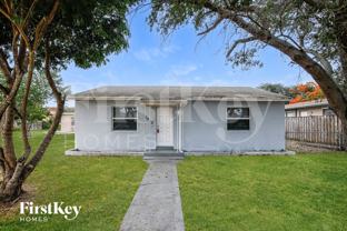 1943 Thomas St - Photo 1 of 1