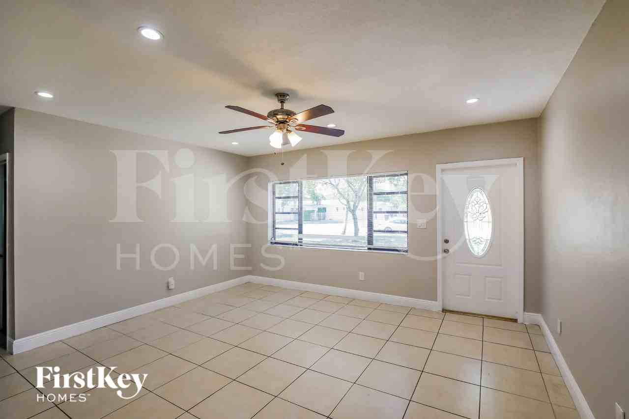 1761 Ne 170th St - Photo 2 of 19
