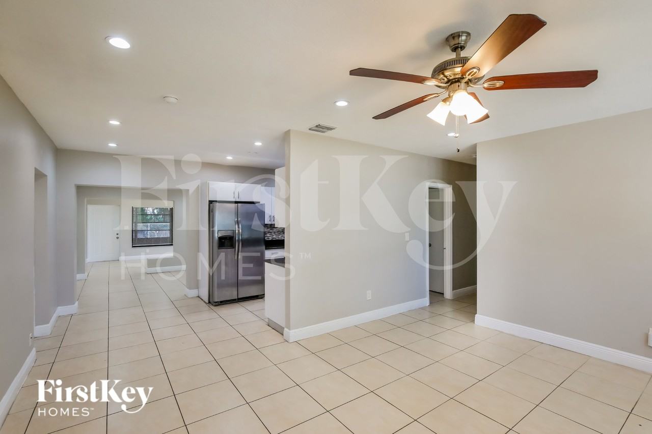 1761 Ne 170th St - Photo 4 of 19