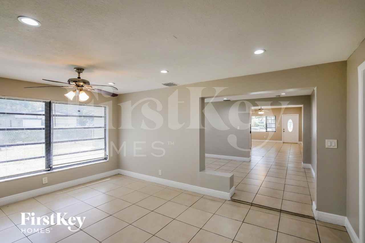1761 Ne 170th St - Photo 6 of 19