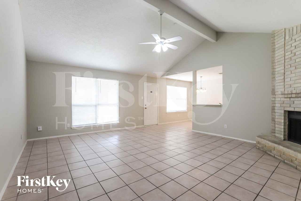 13331 Whitchurch Way - Photo 3 of 15