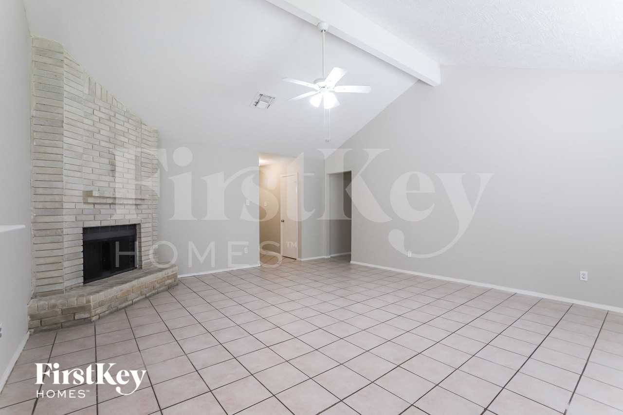13331 Whitchurch Way - Photo 4 of 15