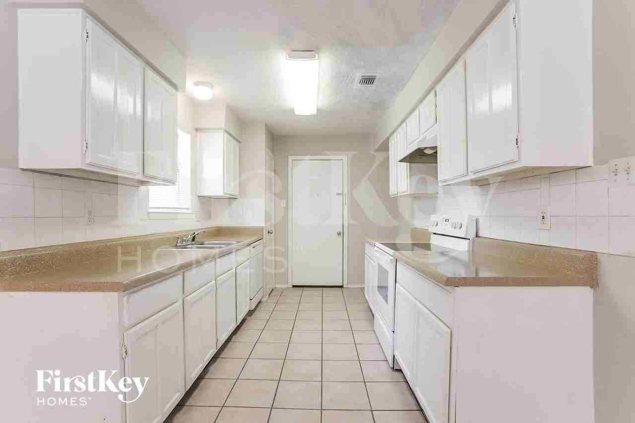 13331 Whitchurch Way - Photo 6 of 15