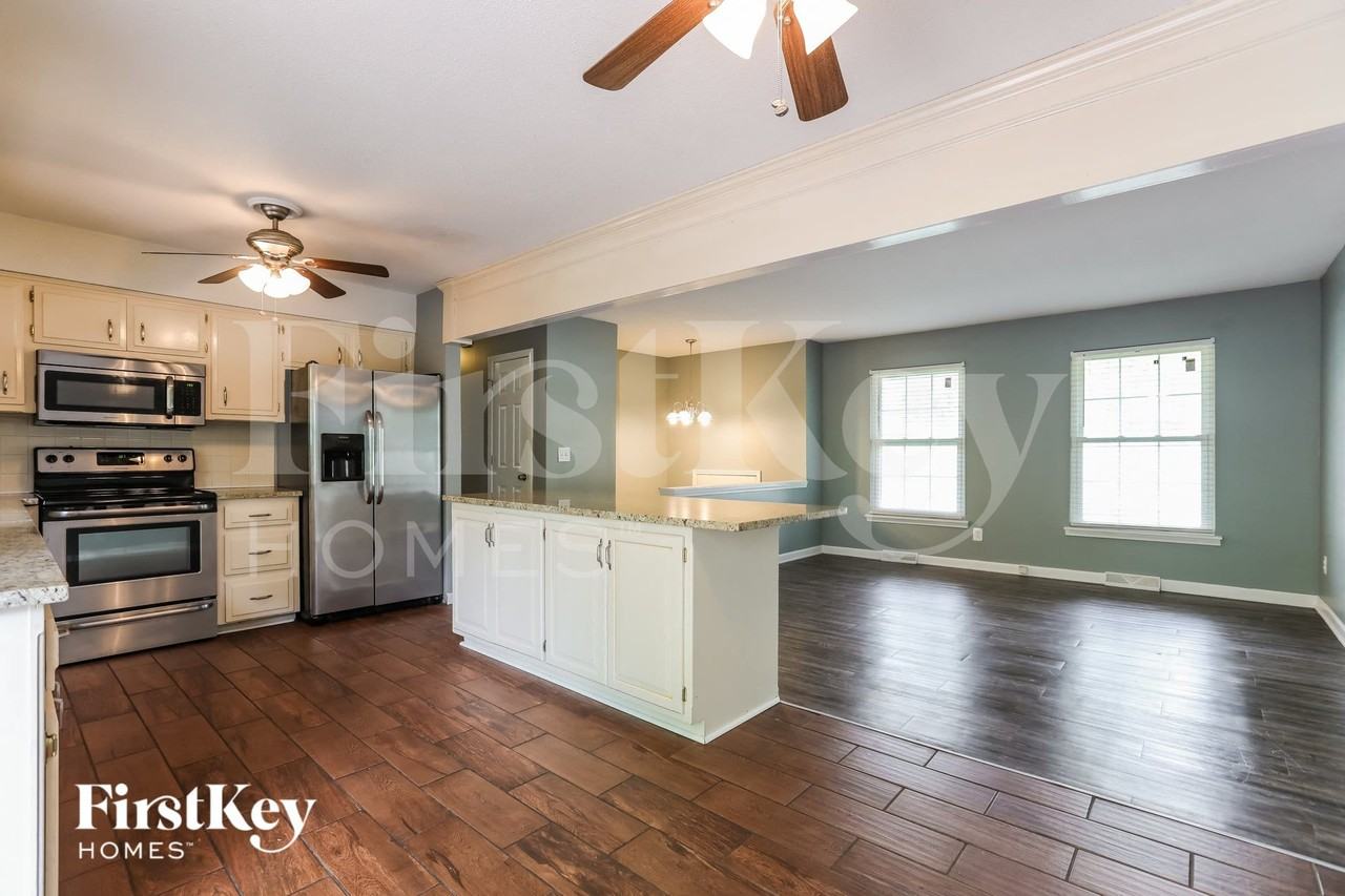 1305 Milwaukee St - Photo 6 of 15