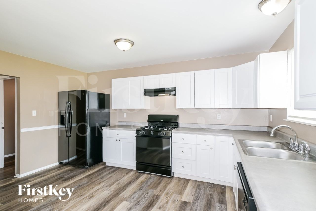12880 High Crest St - Photo 5 of 16