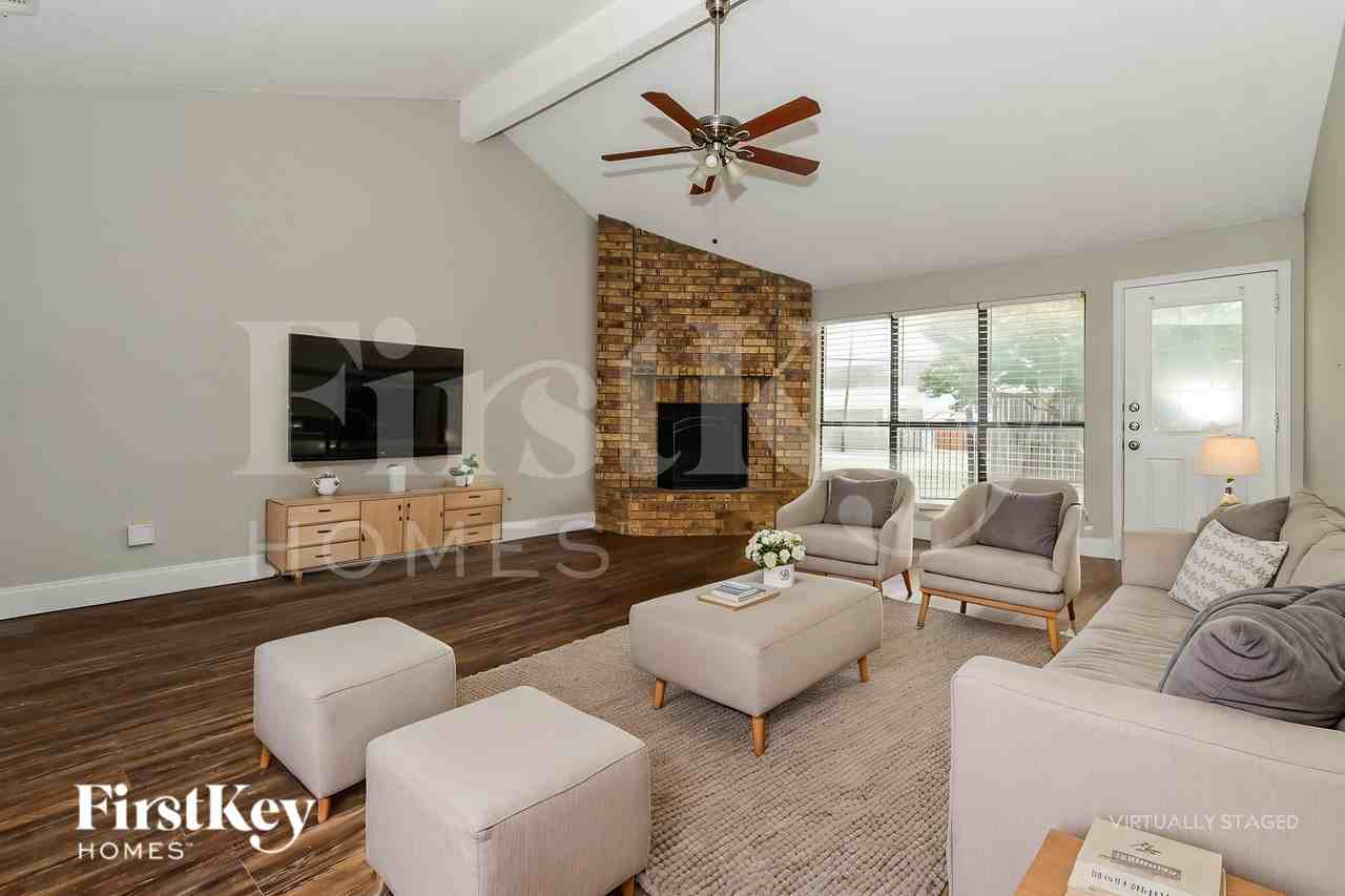 1007 Creighton Ct - Photo 3 of 19