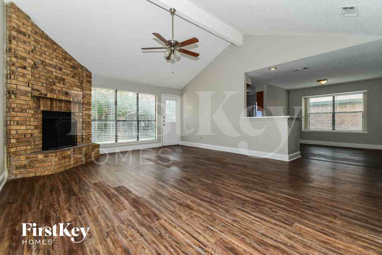 1007 Creighton Ct - Photo 4 of 19