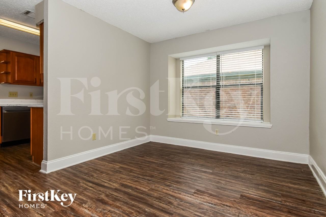 1007 Creighton Ct - Photo 5 of 19