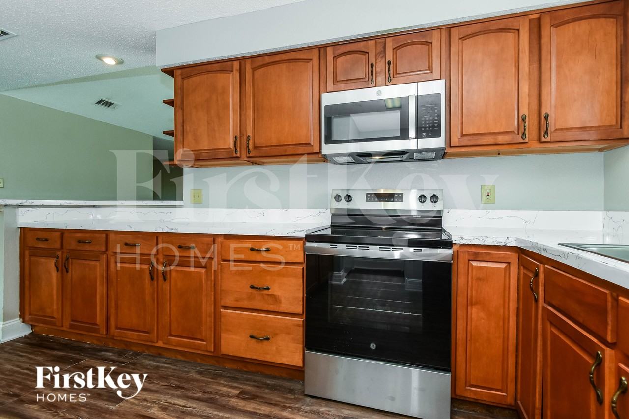 1007 Creighton Ct - Photo 7 of 19