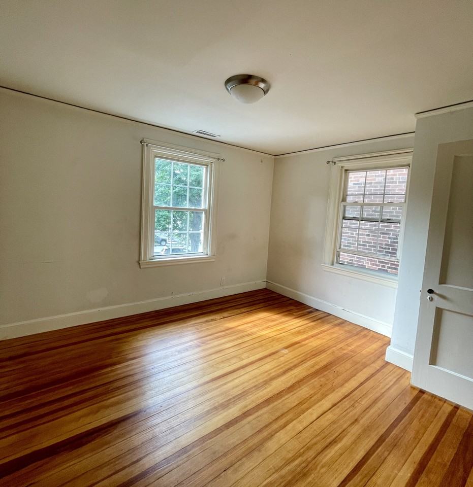 1863 Commonwealth Ave - Photo 7 of 11