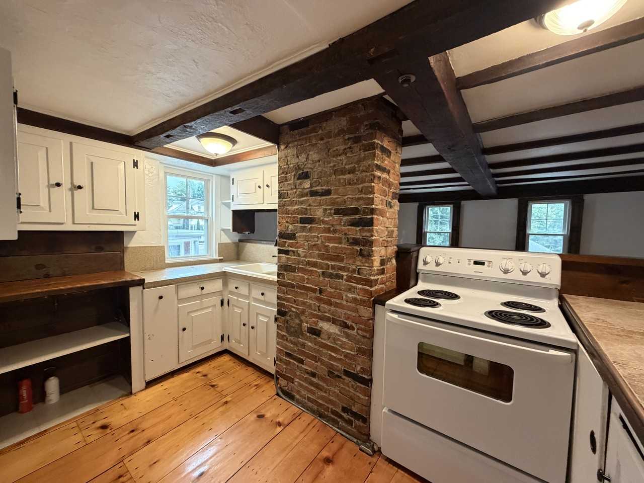 5 Blossom St #2 - Photo 3 of 11