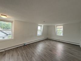 featured image of 4 Park St #3