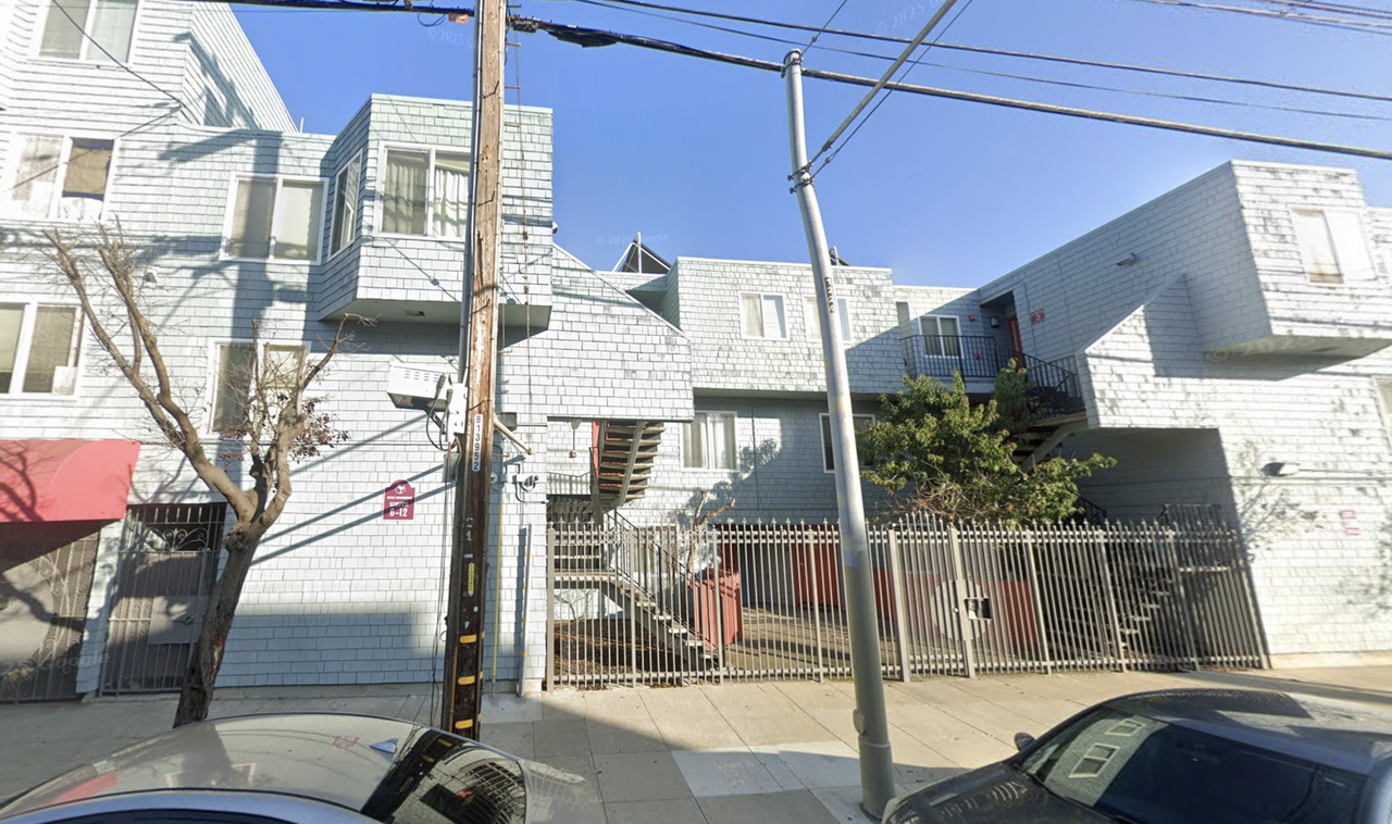 1227 Hampshire St - Photo 5 of 8