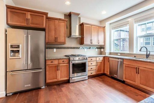 1371 Brooklyn Walk Ne - Photo 3 of 20