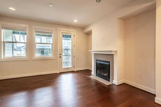 1371 Brooklyn Walk Ne - Photo 6 of 20
