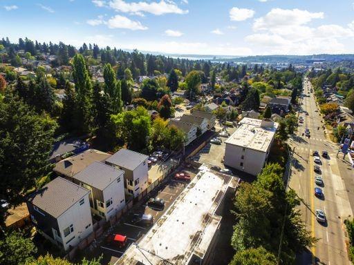 2510 Ne 65th St - Photo 3 of 28