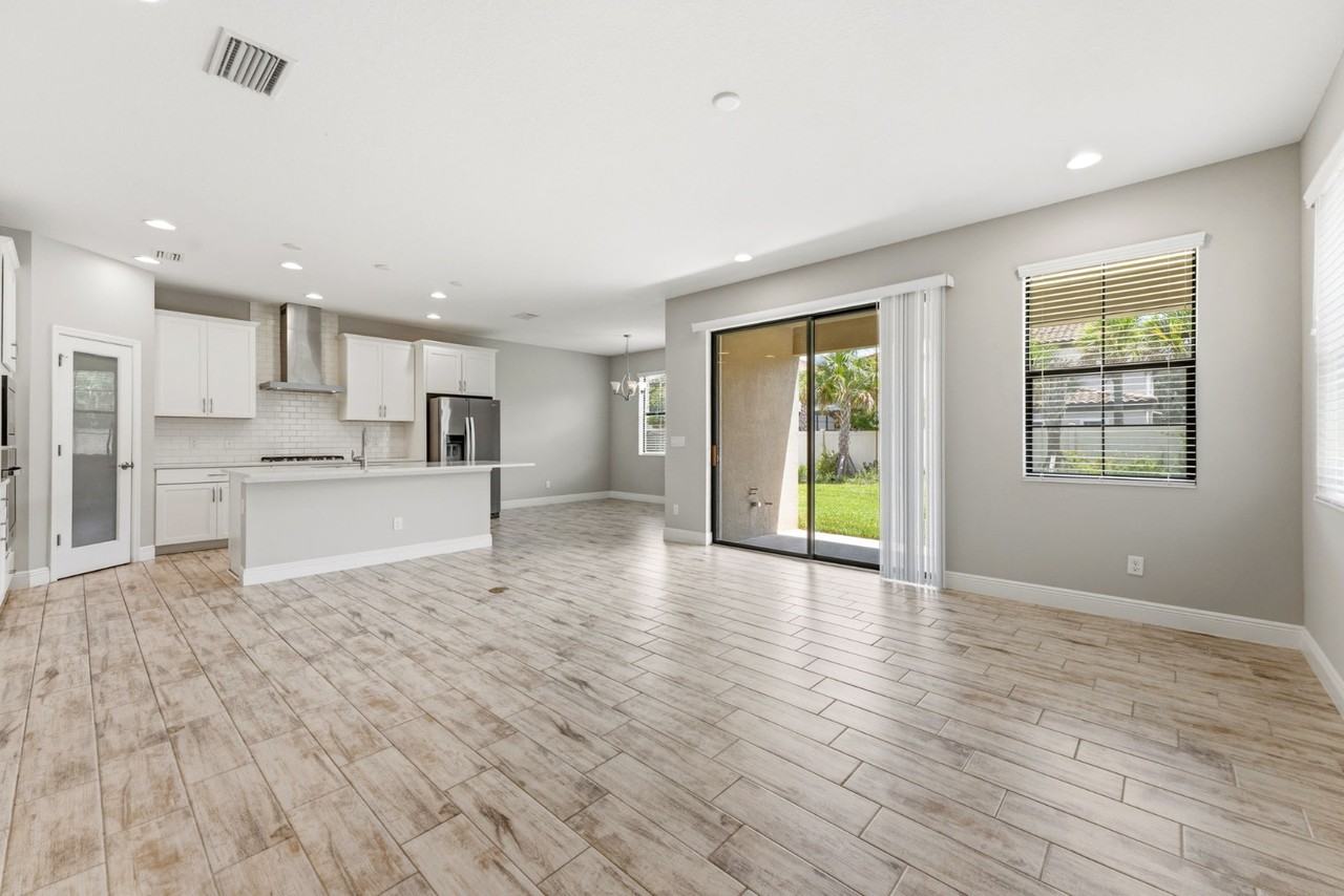 3940 Maurice Ave - Photo 7 of 47