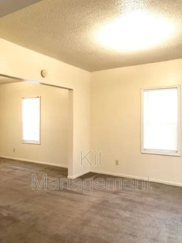842 Toronto Ave - Photo 3 of 11