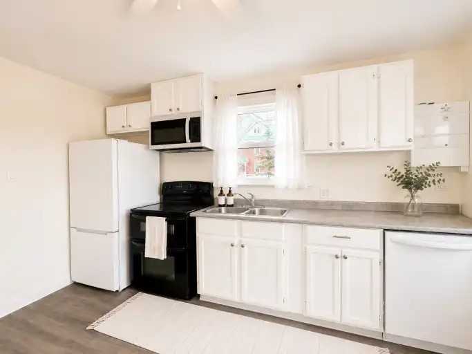 621 Stewart St #1 - Photo 5 of 21