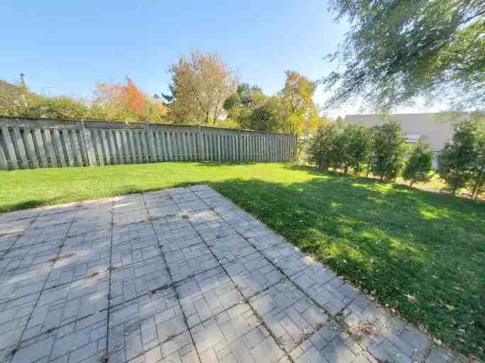 58 Renfield Cres - Photo 2 of 21