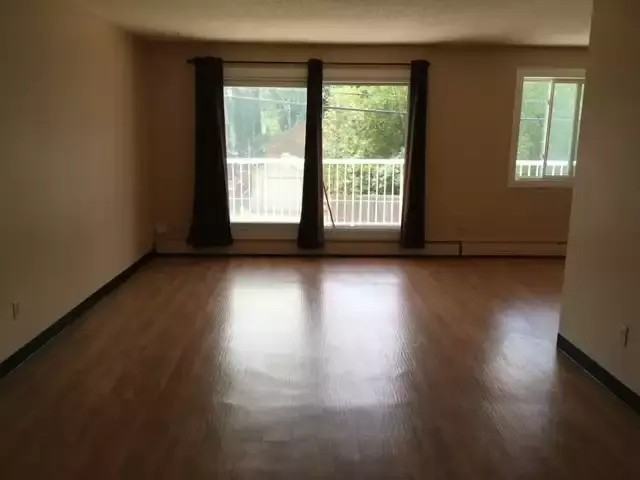 8149 111 St Nw #205 - Photo 3 of 20