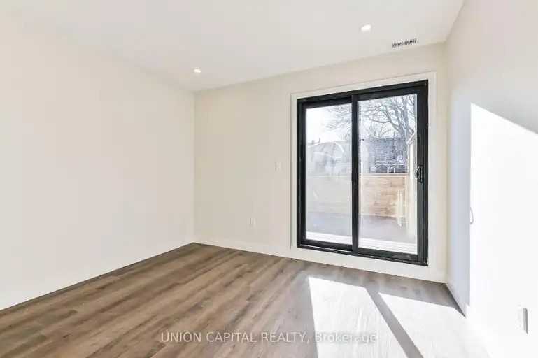 180 Broadview Ave #2 - Photo 5 of 12