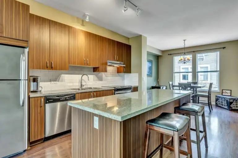 10415 Delsom Cres #14 - Photo 4 of 9