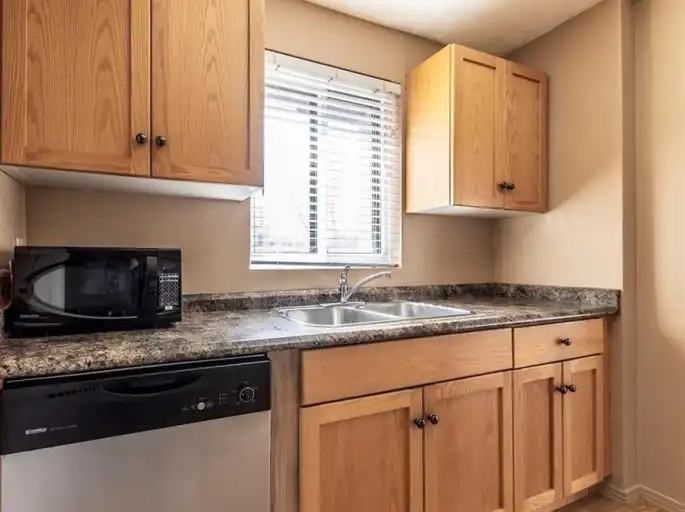 358 Waterloo Ave #301 - Photo 5 of 9
