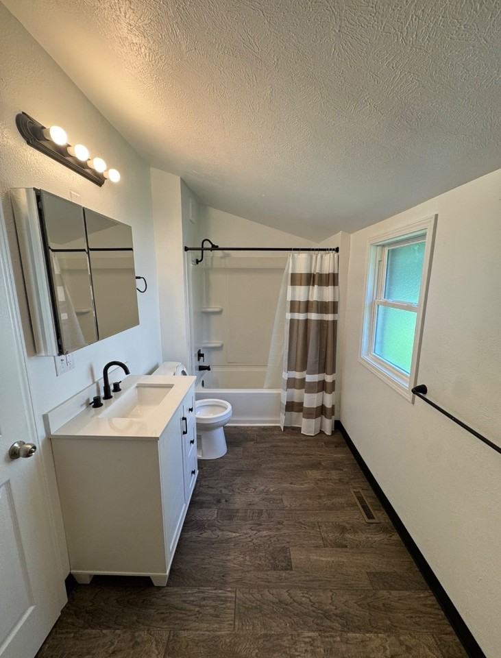 601 W Wolf Ave - Photo 6 of 11