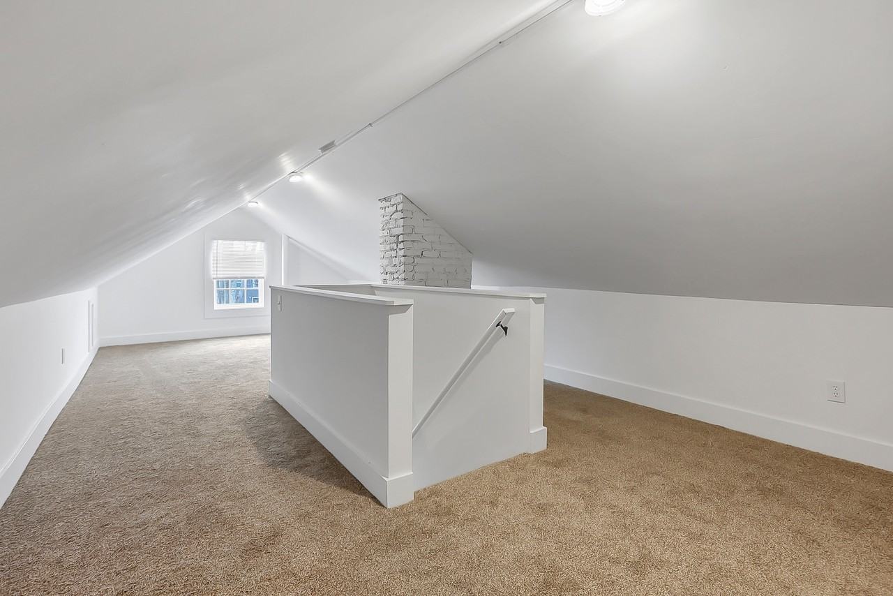 743 Lilley Ave - Photo 3 of 20
